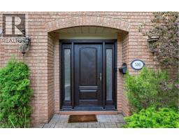 500 BLENHEIM Crescent - 3