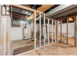 339 COLBORNE Street N - 14