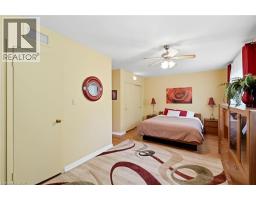 31 VALERIE Drive - 19