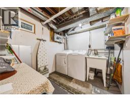 467 WOODVIEW Road UnitNo. 5 - 27