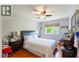 907 DOON VILLAGE Road - 16