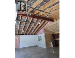 1077 QUEEN Street - 39