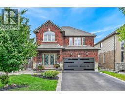68 GARINGER Crescent - 1