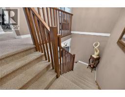 68 GARINGER Crescent - 19