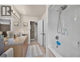 68 GARINGER Crescent - 32