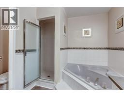 4 EDGEWATER Drive - 28