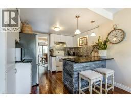 4 EDGEWATER Drive - 7