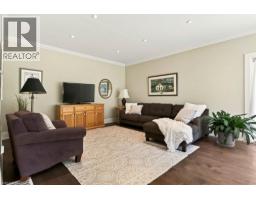 377 HESS Street S - 19
