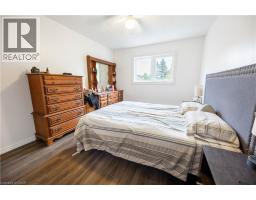 10 EVERGREEN Court - 18