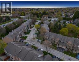 320 HAMILTON Drive UnitNo. 10 - 44