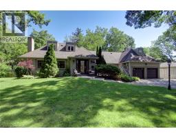 1391 QUEEN VICTORIA Avenue - 1