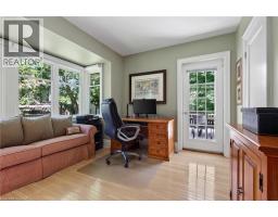 1391 QUEEN VICTORIA Avenue - 12