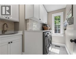 1391 QUEEN VICTORIA Avenue - 25