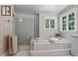 1391 QUEEN VICTORIA Avenue - 31