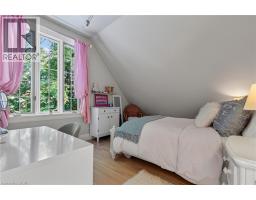 1391 QUEEN VICTORIA Avenue - 32