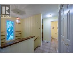 68 ROYAL OAK Drive - 25