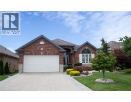 72 WILLOWDALE Crescent - 1