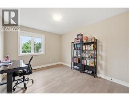 1 LINDSAY Way - 32
