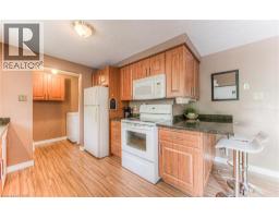 82 ROSENEATH Crescent - 12