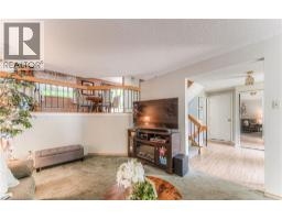82 ROSENEATH Crescent - 5