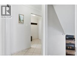 30 TWINOAKS Crescent - 30