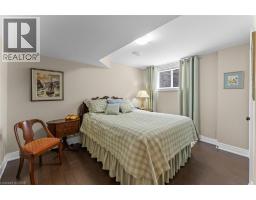 6 CREEKSIDE Drive - 35