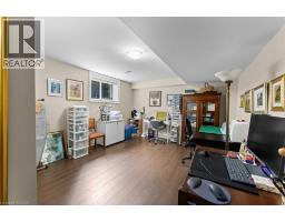 6 CREEKSIDE Drive - 38