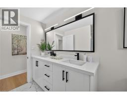 40 PURDY Crescent - 22