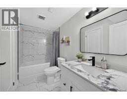 40 PURDY Crescent - 36