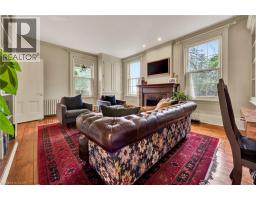 30 MOIR Street - 12