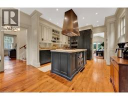 30 MOIR Street - 8