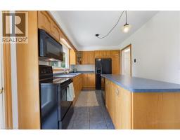 200 LYNDEN Road - 12