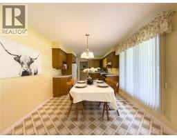 12 GLENDALE Crescent - 13