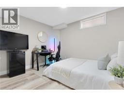 913 COPPER LEAF Crescent - 44