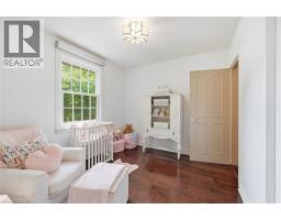 247 LINWOOD Crescent - 32