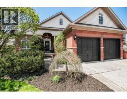 102 MOORE Crescent - 1