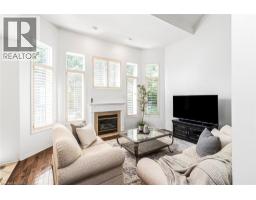102 MOORE Crescent - 11