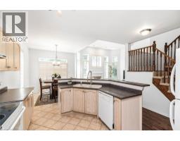 102 MOORE Crescent - 16
