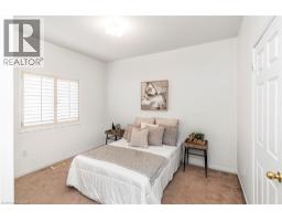 102 MOORE Crescent - 25