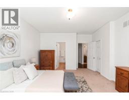 102 MOORE Crescent - 26