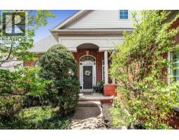 102 MOORE Crescent - 3