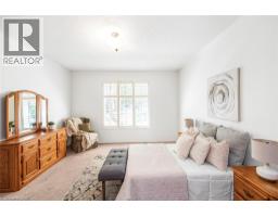 102 MOORE Crescent - 30