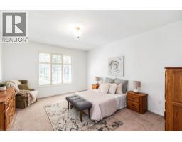 102 MOORE Crescent - 31