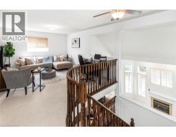 102 MOORE Crescent - 40
