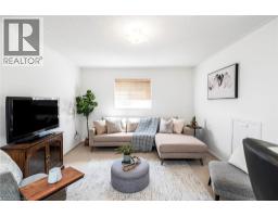 102 MOORE Crescent - 41