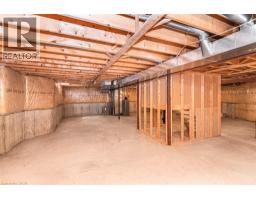 102 MOORE Crescent - 44