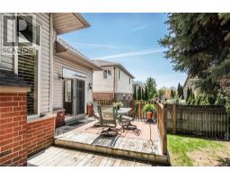 102 MOORE Crescent - 48