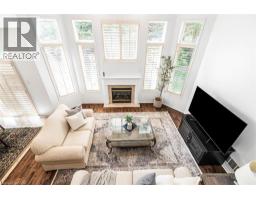 102 MOORE Crescent - 9