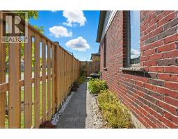 4 ELLIS Avenue - 34