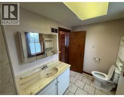 17 LYONS Avenue - 16
